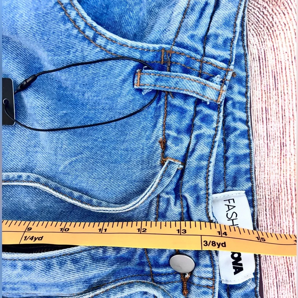 Fashion Nova Viral Jeans - wide leg TALL - Picture 4 of 5